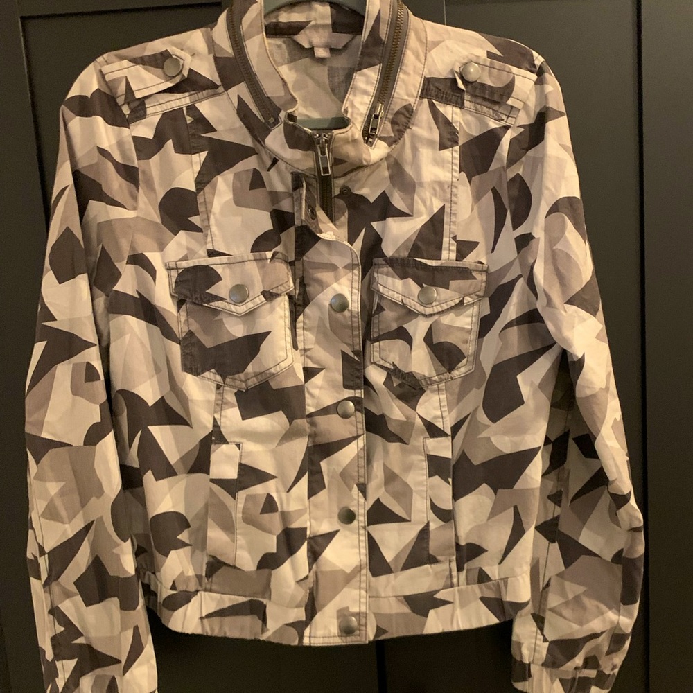 Rubbish brand Zip up camo